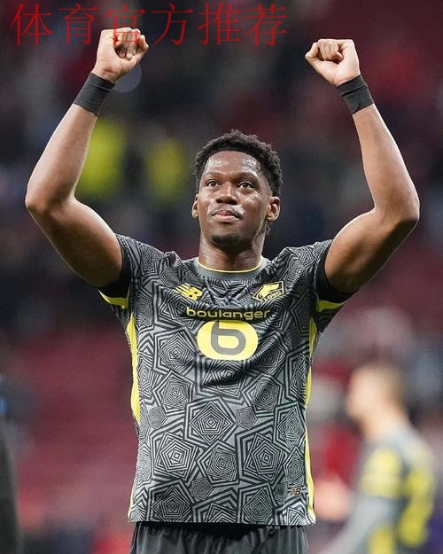 乔纳森-戴维本场数据：0射门，0次过人，6次地面对抗均失败